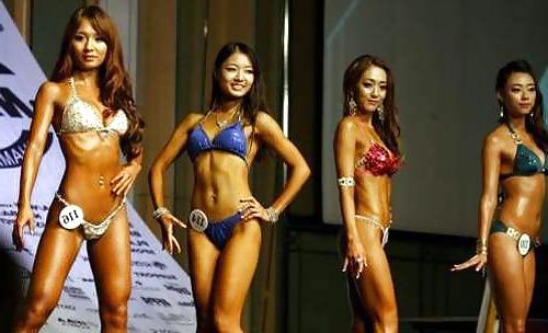 11P Korean Bodybuilder Girls