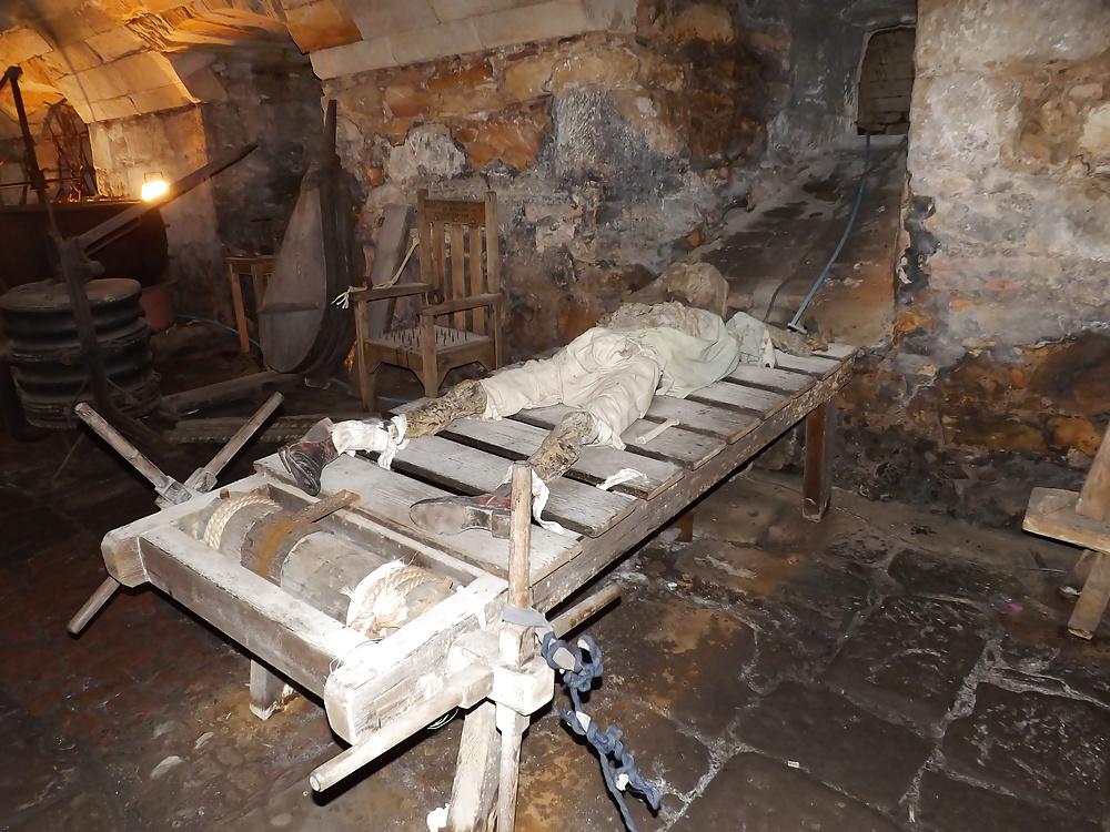 11P S-t-r-e-c-k-b-a-n-k, the medieval Torture R-a-c-k-