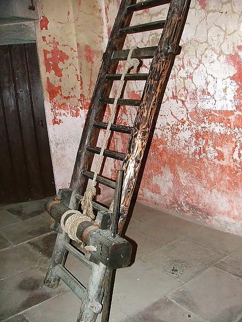 11P S-t-r-e-c-k-b-a-n-k, the medieval Torture R-a-c-k-