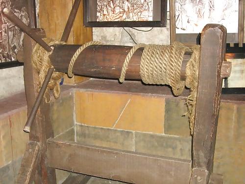 11P S-t-r-e-c-k-b-a-n-k, the medieval Torture R-a-c-k-