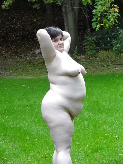 25P Kaylee in the park