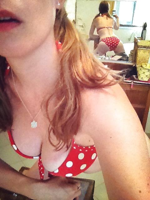 10P My GF's Holiday pics