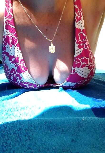 10P My GF's Holiday pics