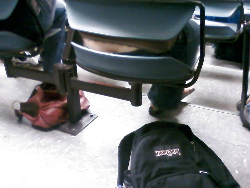 25P Candid school girls caught by phone cam