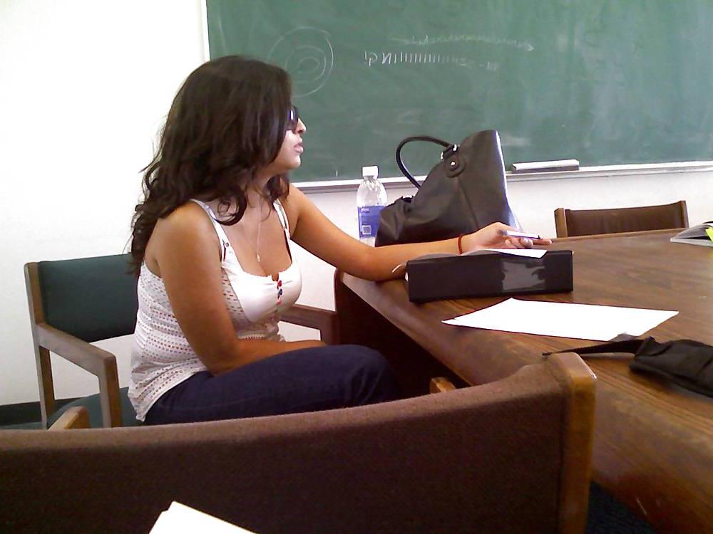 25P Candid school girls caught by phone cam