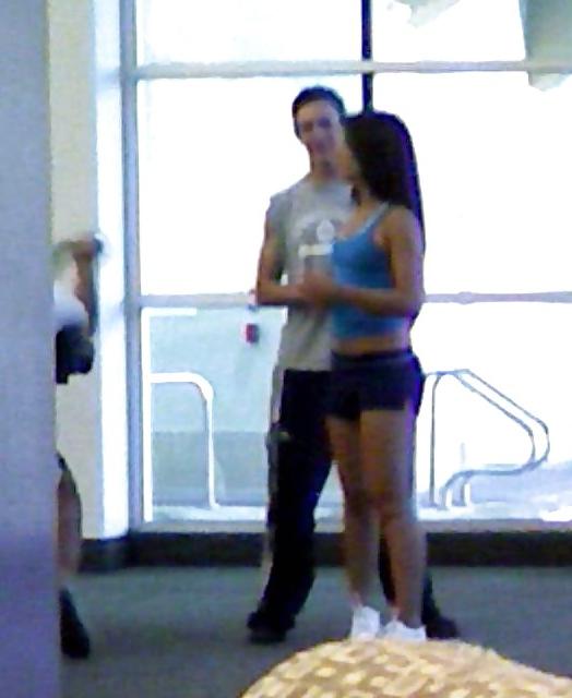 25P Candid school girls caught by phone cam