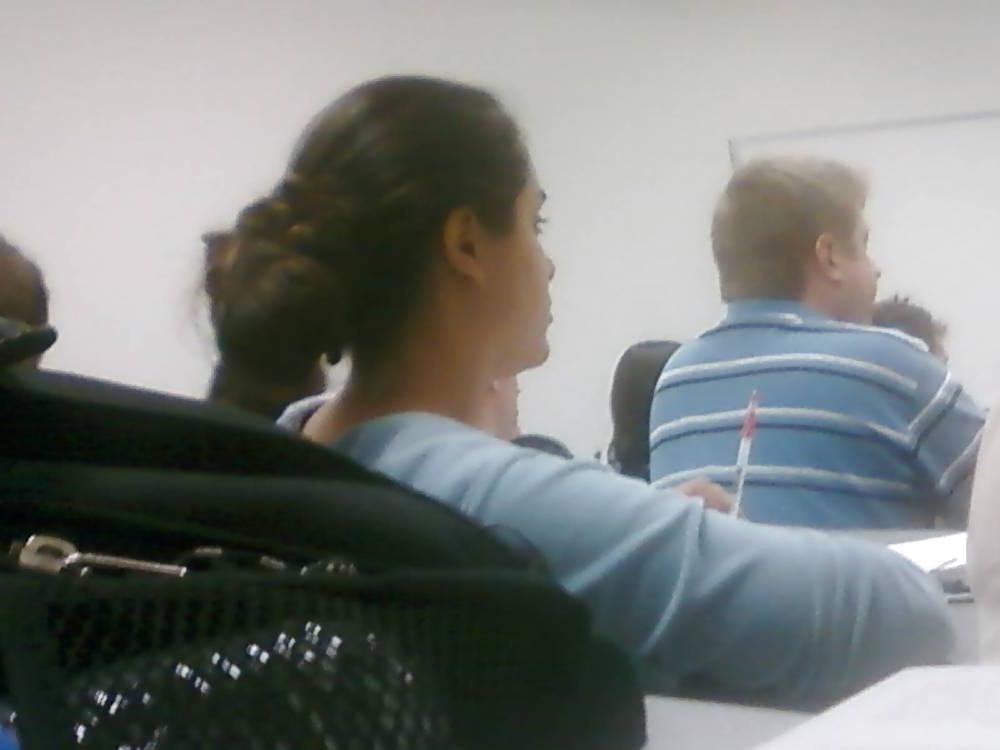 25P Candid school girls caught by phone cam