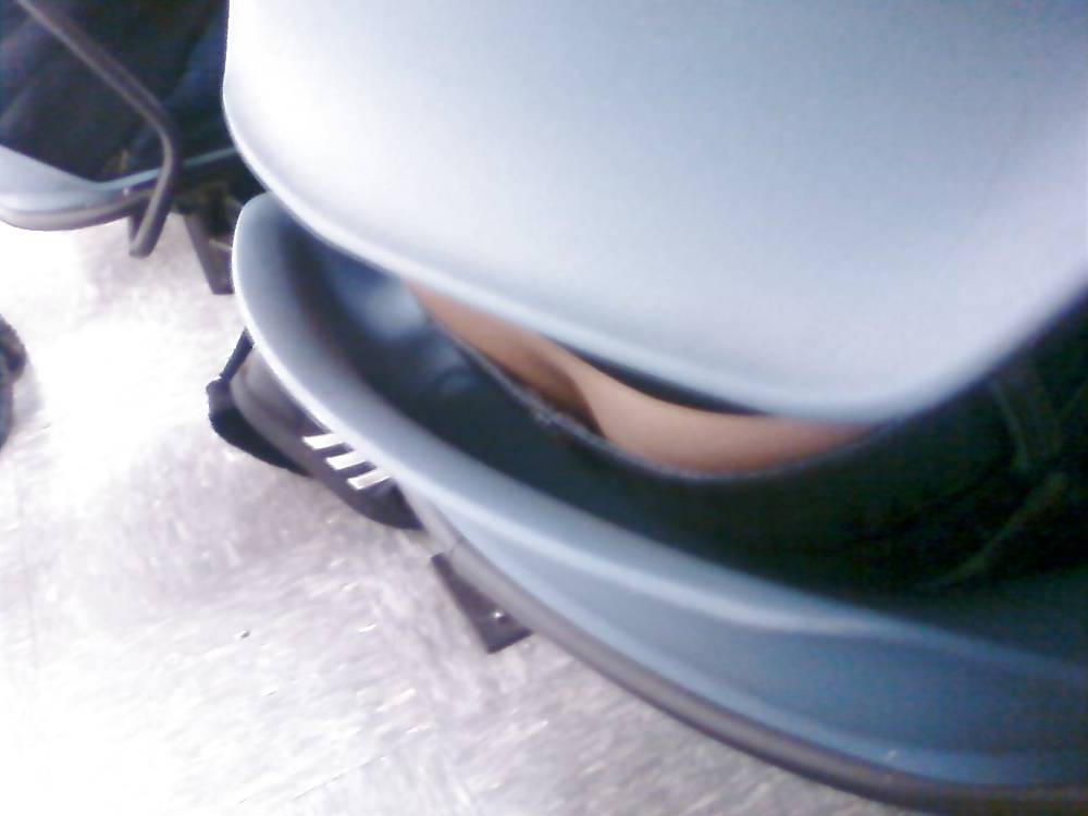 25P Candid school girls caught by phone cam