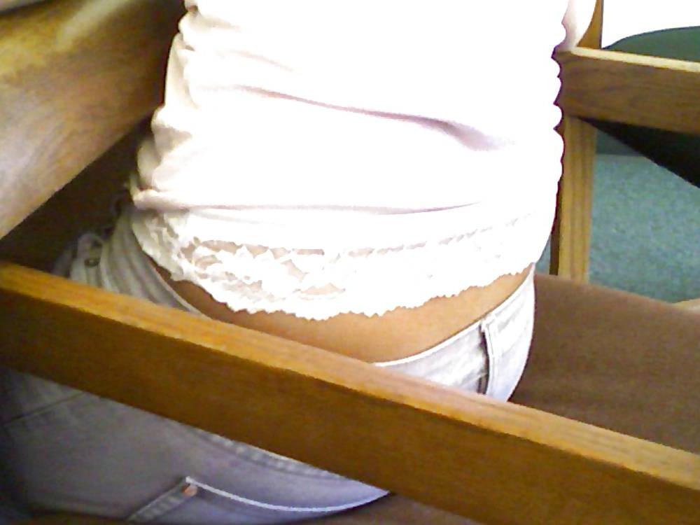 25P Candid school girls caught by phone cam
