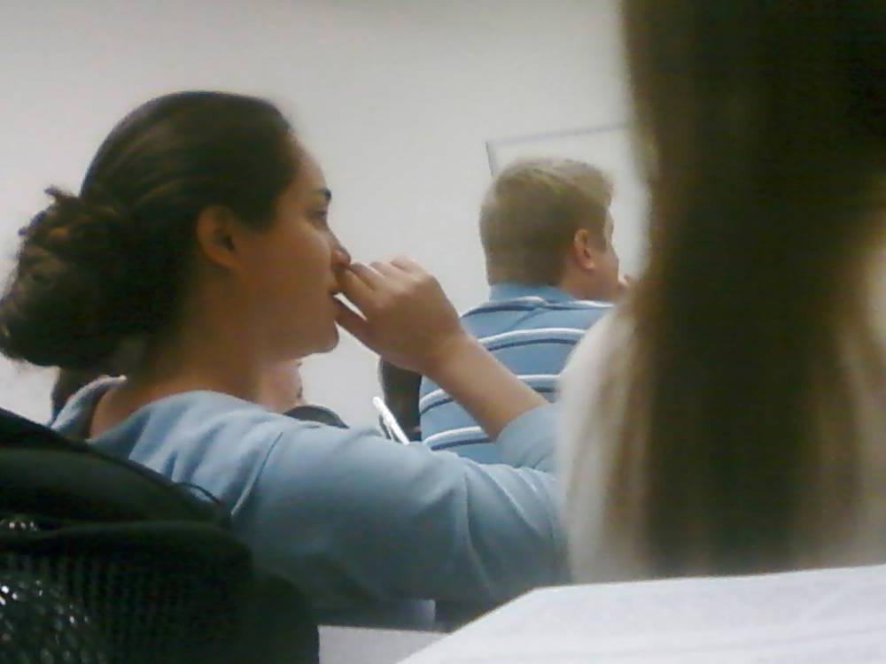 25P Candid school girls caught by phone cam