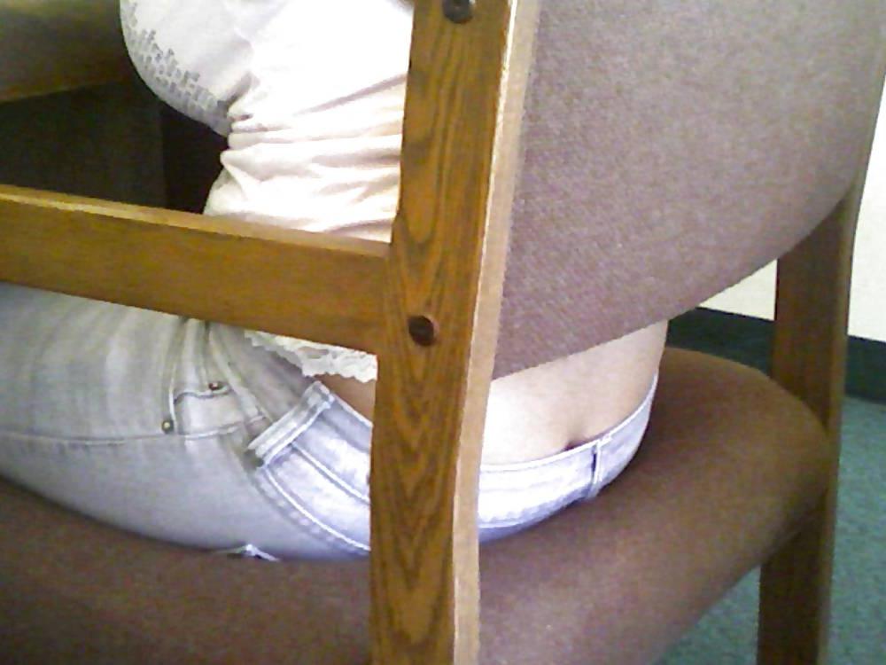 25P Candid school girls caught by phone cam