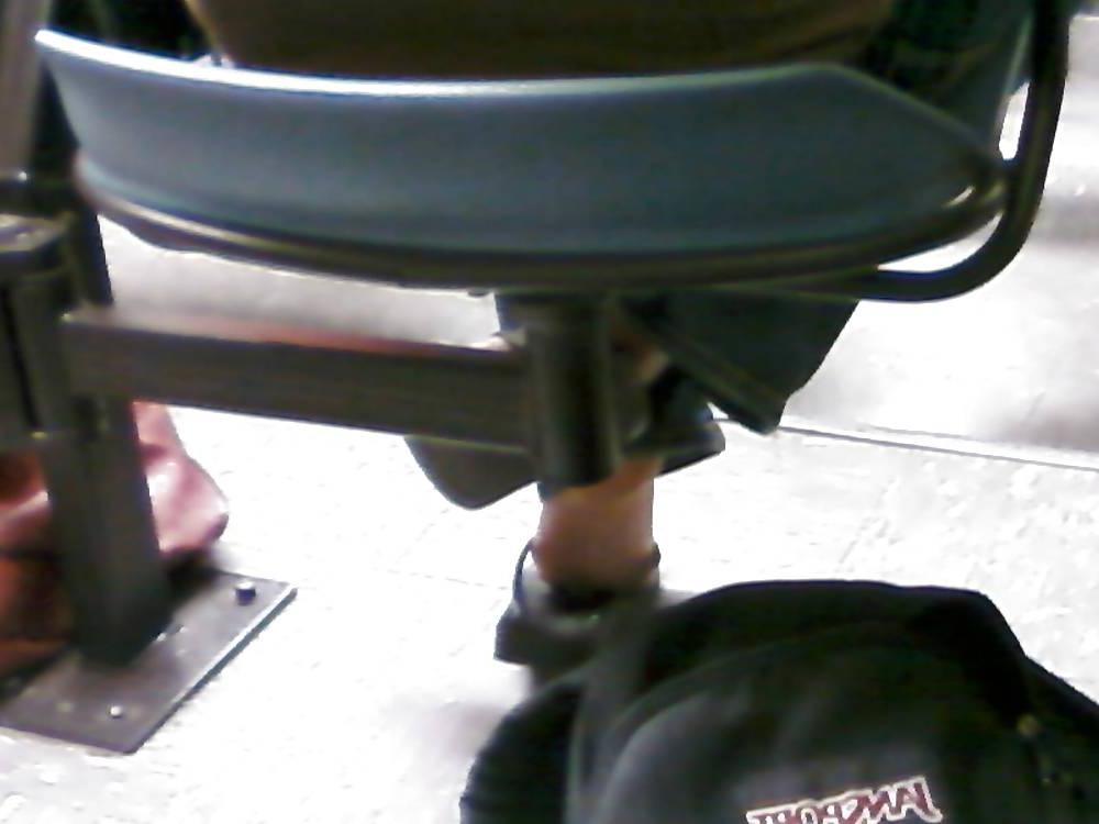 25P Candid school girls caught by phone cam