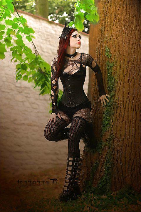 25P Gothic XI