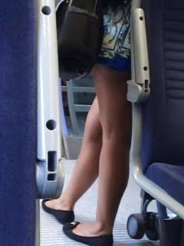 4P Candid hot young babe with great legs
