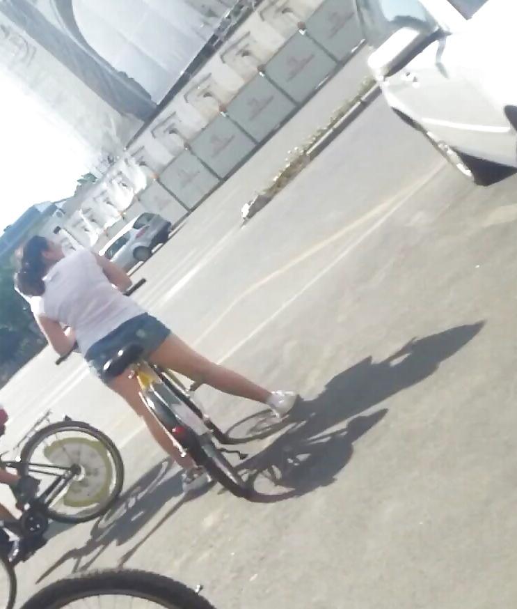 25P Spy girls on bicycles romanian