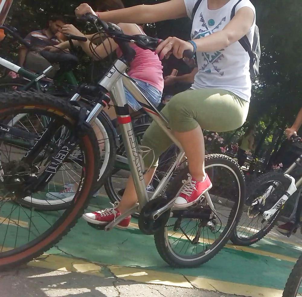 25P Spy girls on bicycles romanian