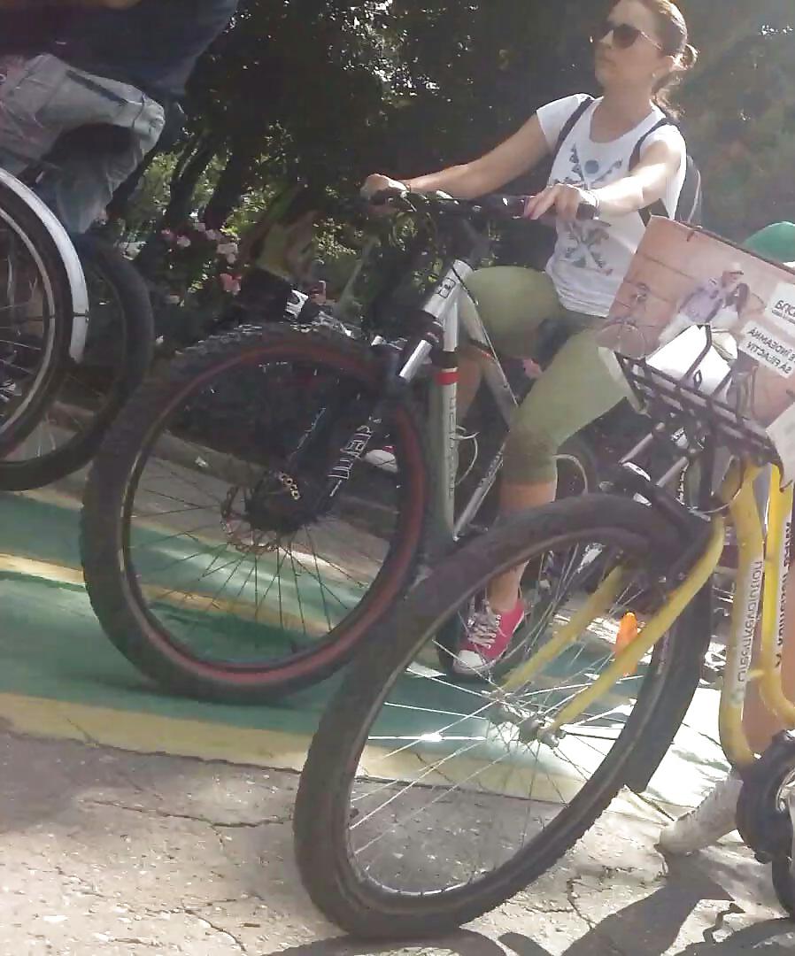 25P Spy girls on bicycles romanian