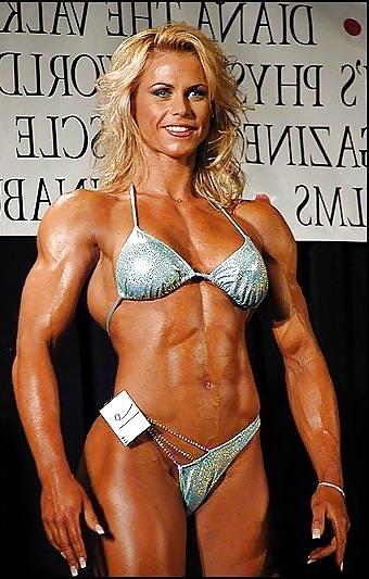 25P Hot Female Bodybuilders