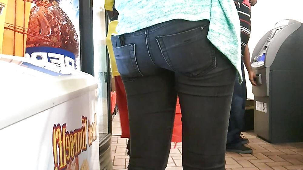 19P Candid Jeans 014