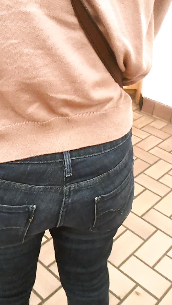 16P Candid Jeans 006