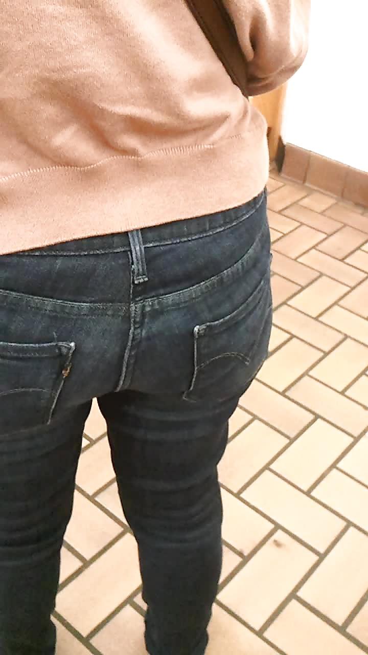 16P Candid Jeans 006