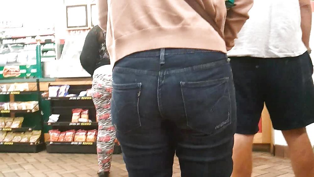 16P Candid Jeans 006