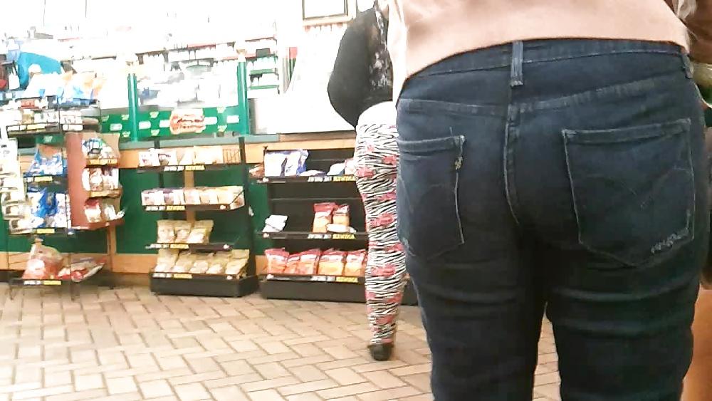16P Candid Jeans 006