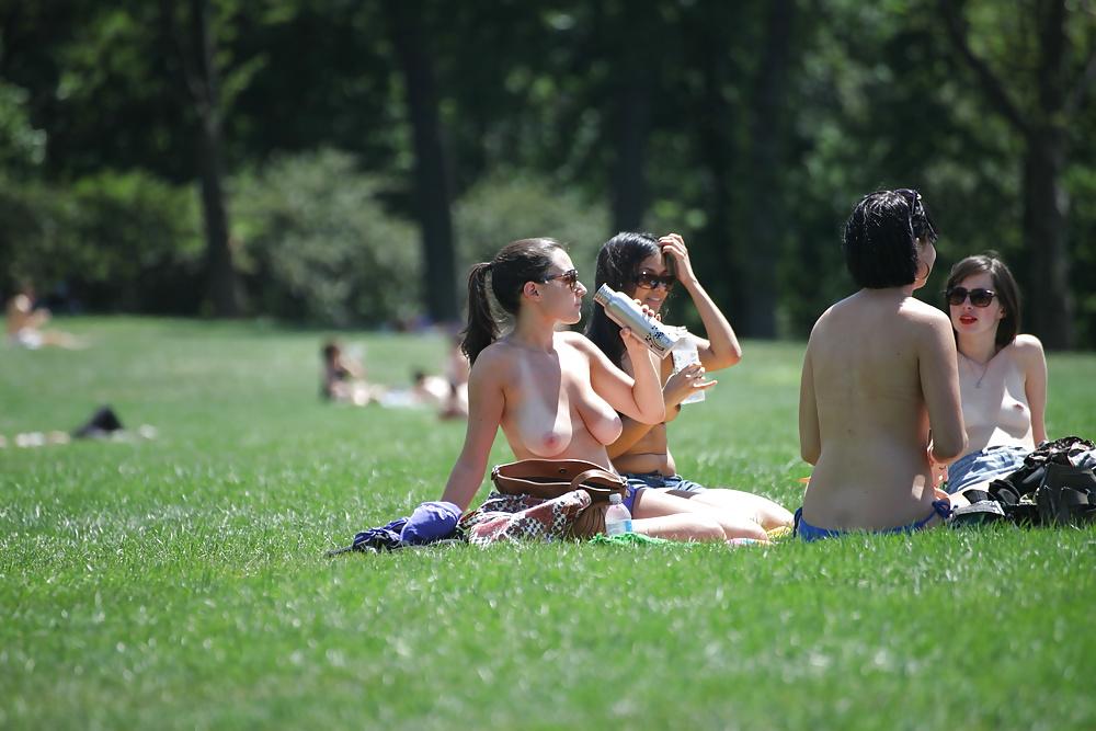 25P A SUNNY DAY AT PARK
