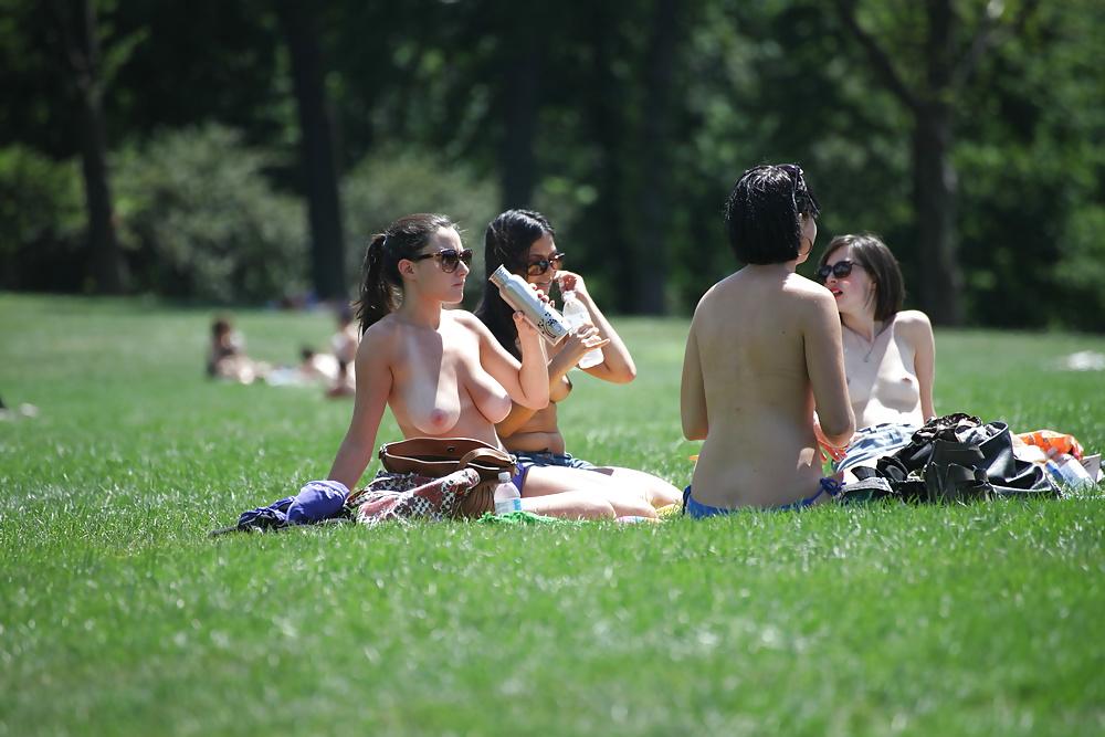 25P A SUNNY DAY AT PARK