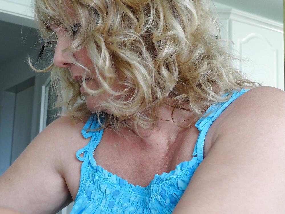 15P Home upskirt 130710