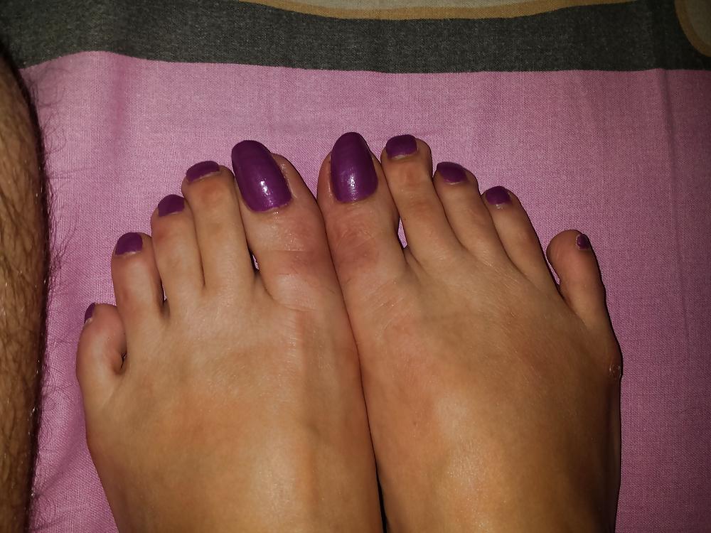 10P Amateur long toenails