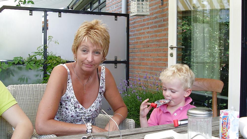 25P A beautiful dutch lady