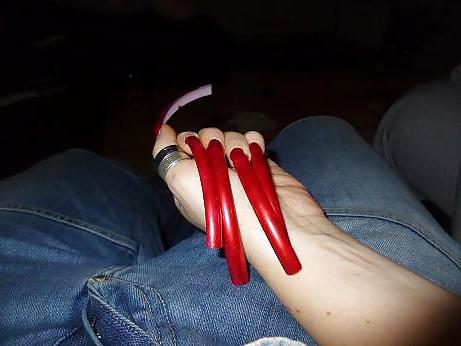 25P Long Fingernails