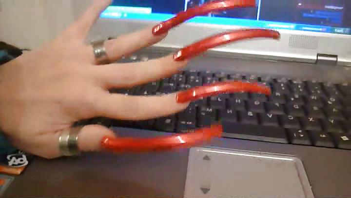 25P Long Fingernails