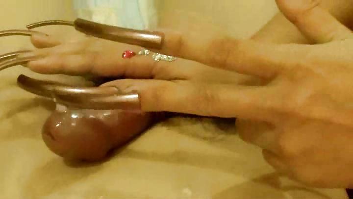 25P Long Fingernails