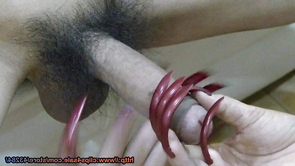 25P Long Fingernails