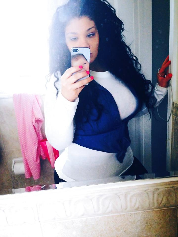 25P Thick PAWG! Beautiful eyes!