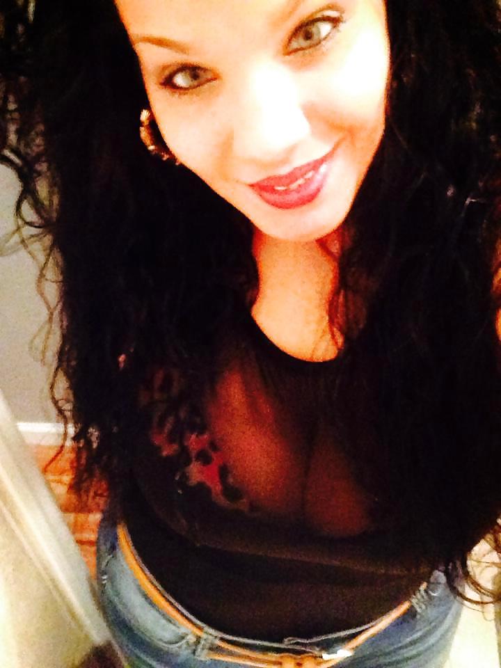 25P Thick PAWG! Beautiful eyes!