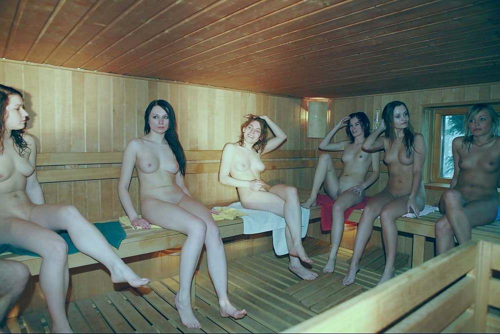 8P Naked in the sauna group 