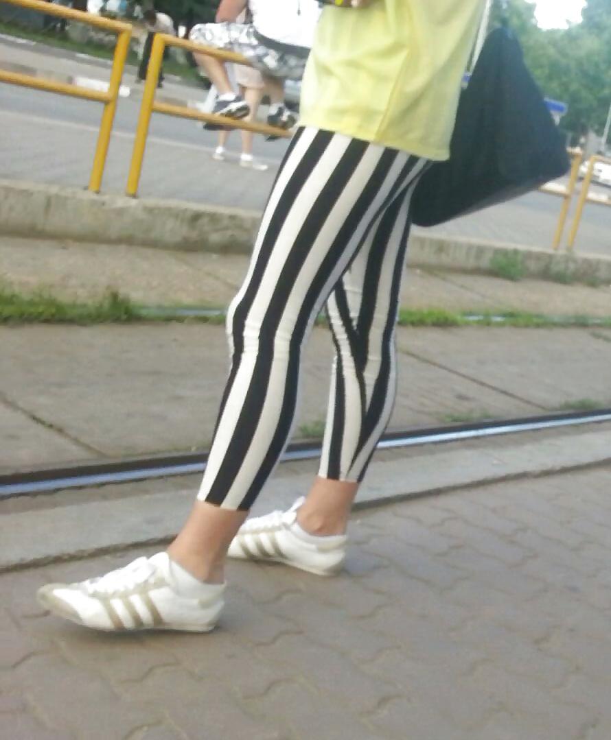 10P Spy sexy teens feet, legs and ass romanian