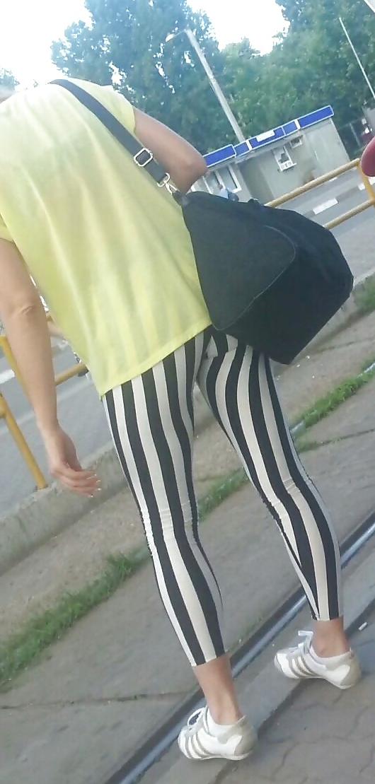 10P Spy sexy teens feet, legs and ass romanian