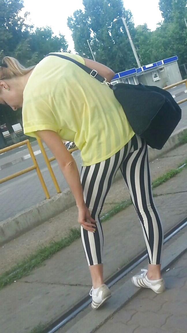 10P Spy sexy teens feet, legs and ass romanian