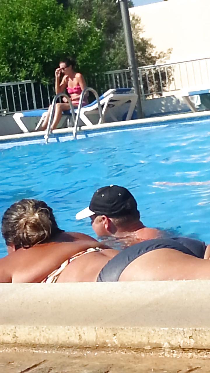 11P Milf feet on holiday 