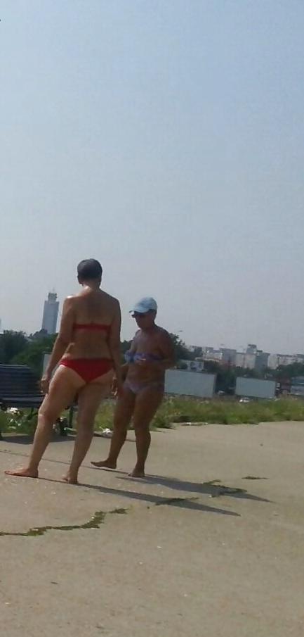 9P Spy old + young in beach romanian