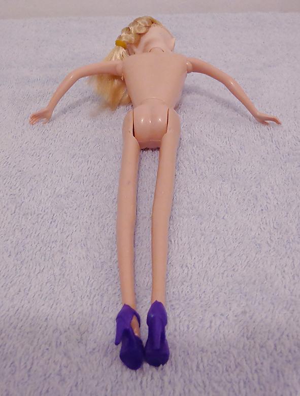 25P Frozen Doll