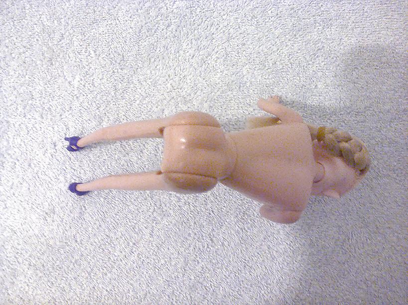 25P Frozen Doll