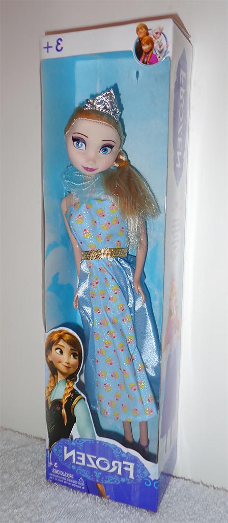 25P Frozen Doll