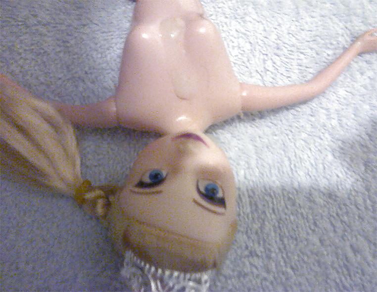 25P Frozen Doll