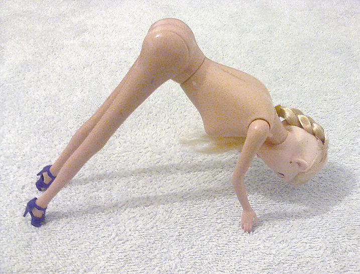 25P Frozen Doll