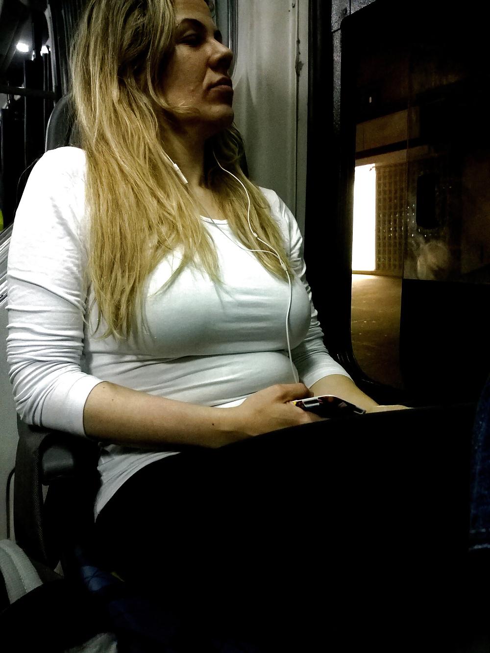 17P SDRUWS2 - BLONDE NIPPLES X-RAY